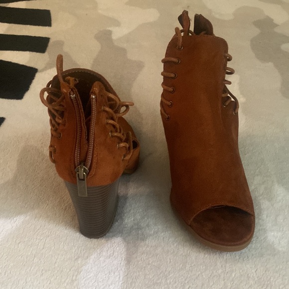 Booties - Picture 3 of 4